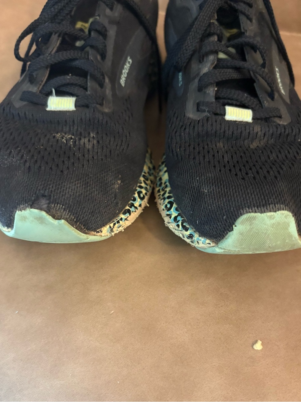 Brooks launch 8 black teal cheetah print comfortable athletic shoes size 7.5 - Picture 4 of 10